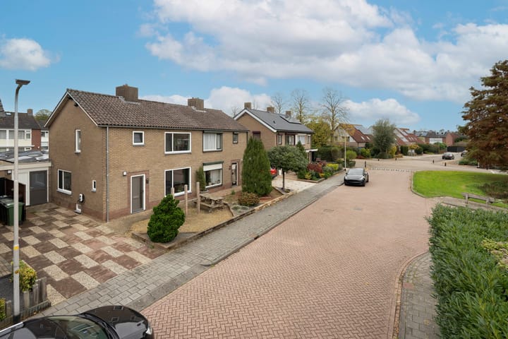 Photo 9 of Esdoornstraat 58