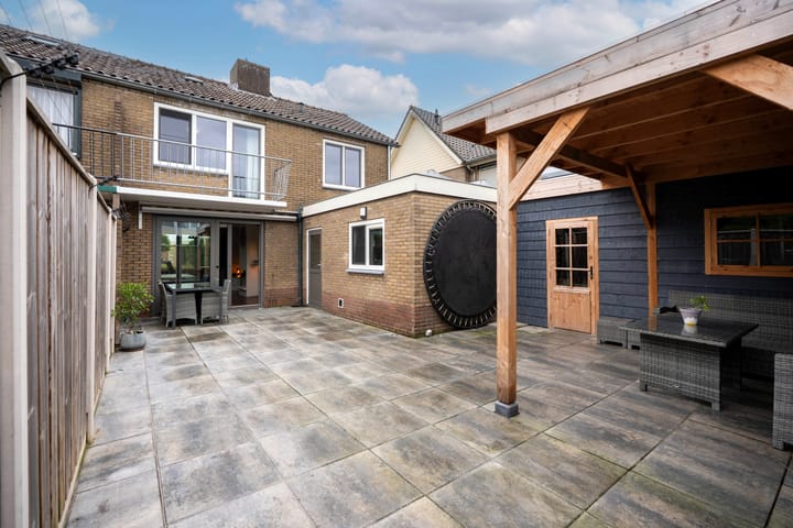 Photo 10 of Esdoornstraat 58