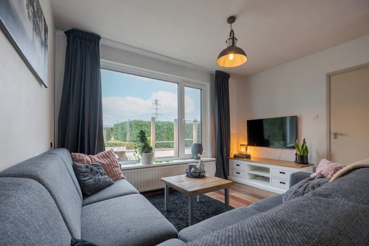 Photo 14 of Esdoornstraat 58