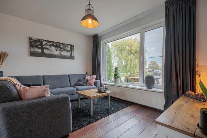 Photo 15 of Esdoornstraat 58