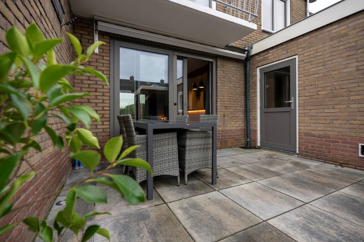 Photo 21 of Esdoornstraat 58