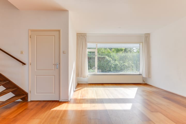 Photo 8 of Van Blaaderenweg 23