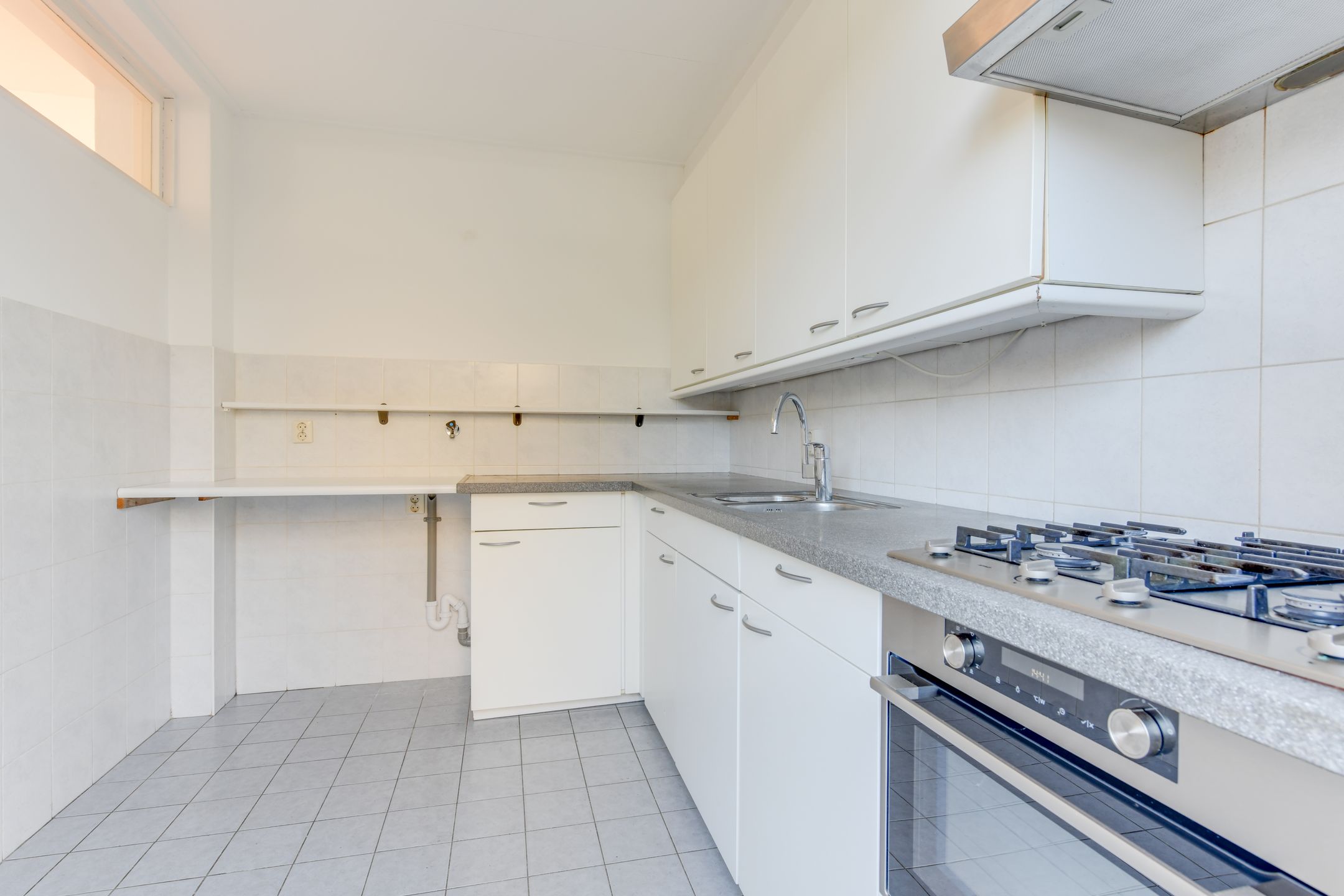 Foto 12 van Van Blaaderenweg 23