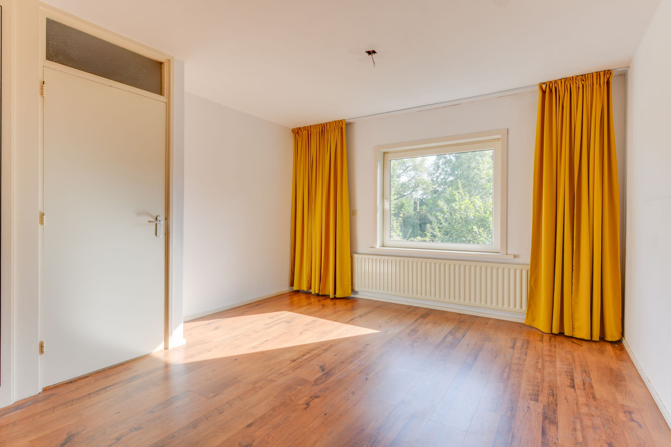 Foto 15 van Van Blaaderenweg 23