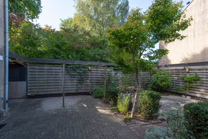 Photo 32 of Van Blaaderenweg 23