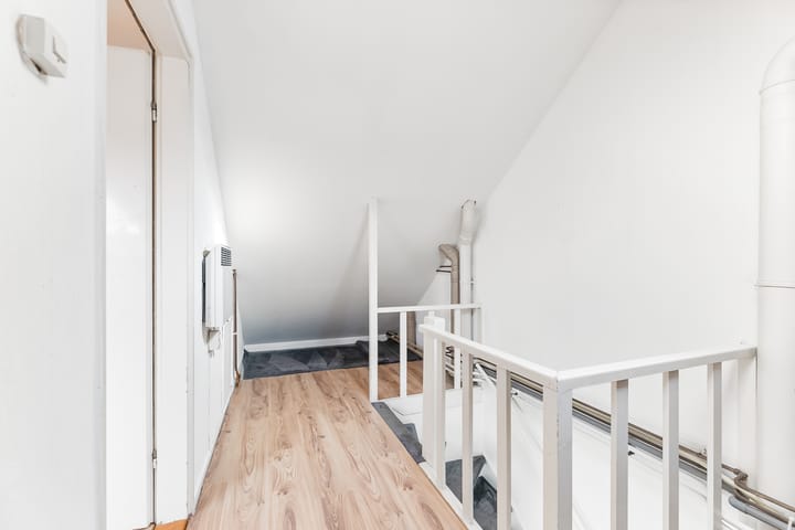 Photo 37 of Evertsenstraat 17