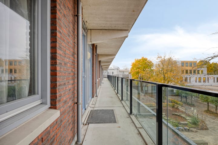 Foto 19 van Professor Regoutstraat 72-B