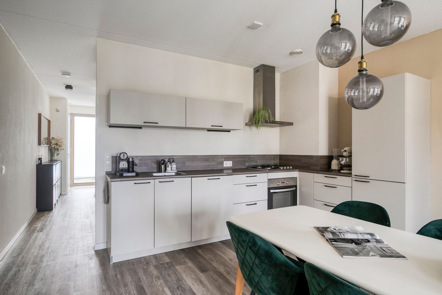 Photo 10 of Hooghuisstraat 20-E