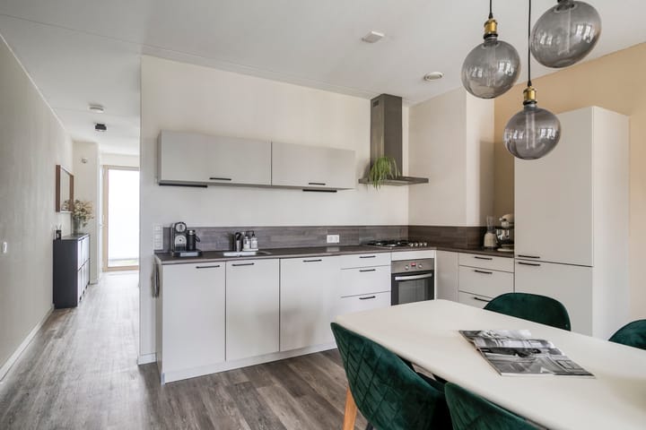 Photo 10 of Hooghuisstraat 20-E