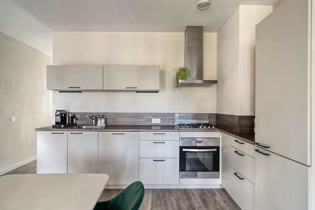 Photo 11 of Hooghuisstraat 20-E