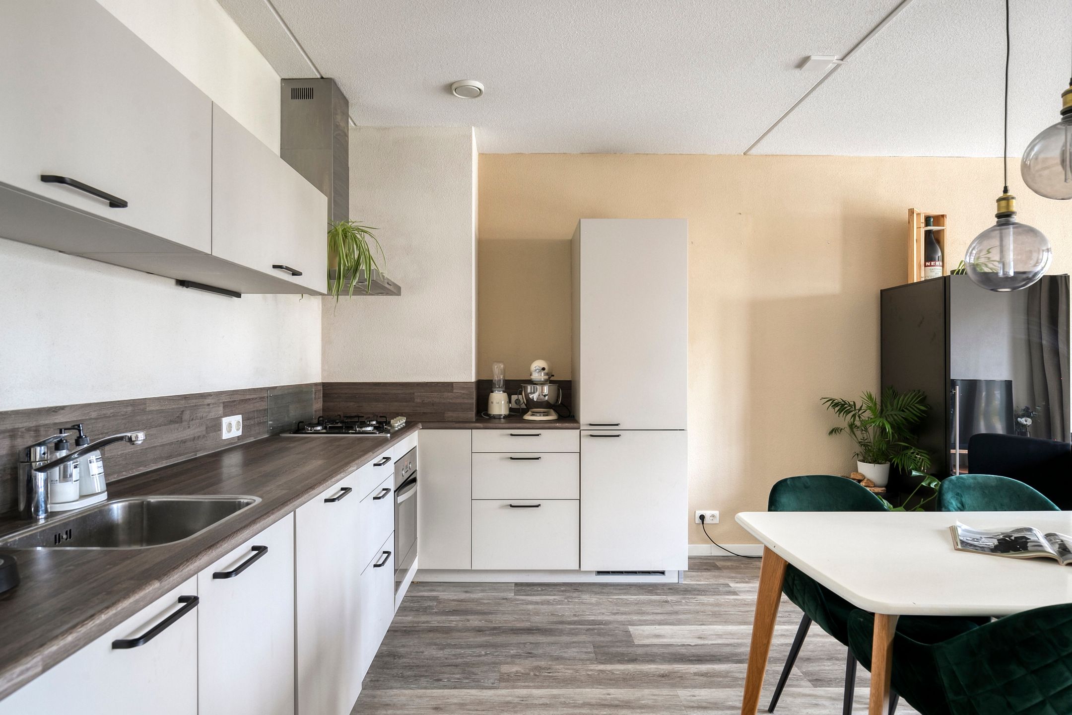 Photo 12 of Hooghuisstraat 20-E