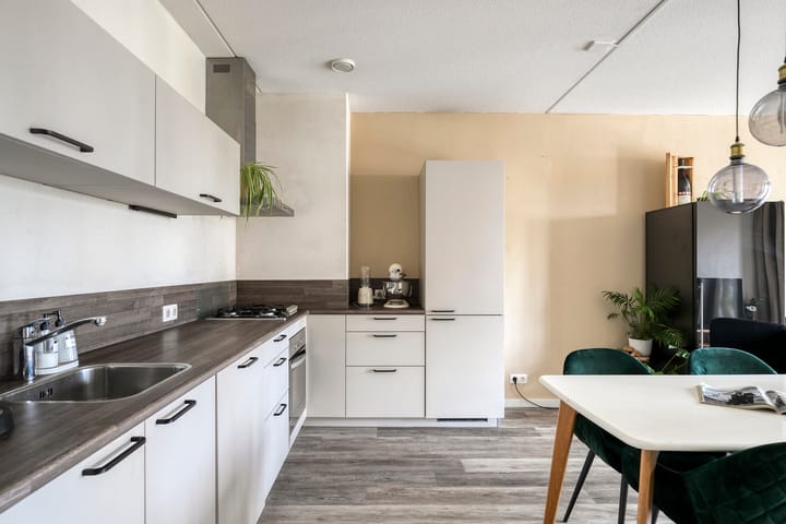 Photo 12 of Hooghuisstraat 20-E