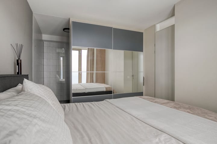 Photo 21 of Hooghuisstraat 20-E