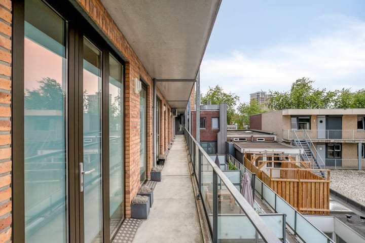 Photo 24 of Hooghuisstraat 20-E