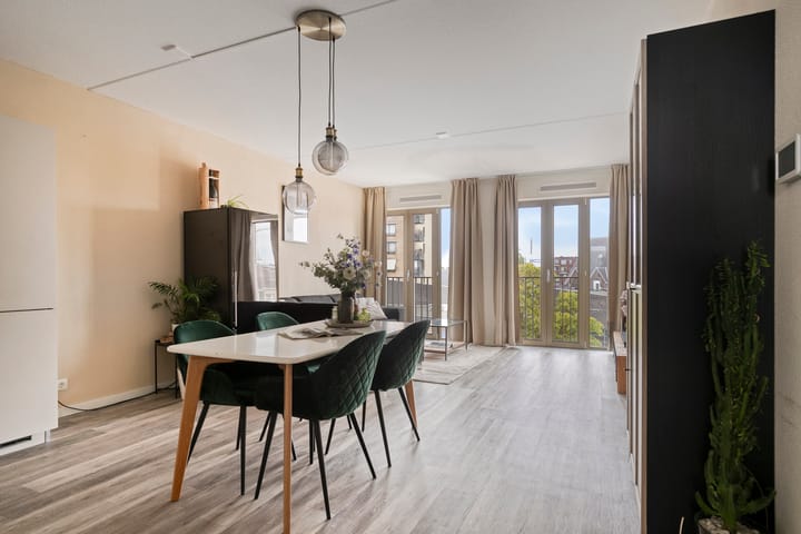 Photo 13 of Hooghuisstraat 20-E