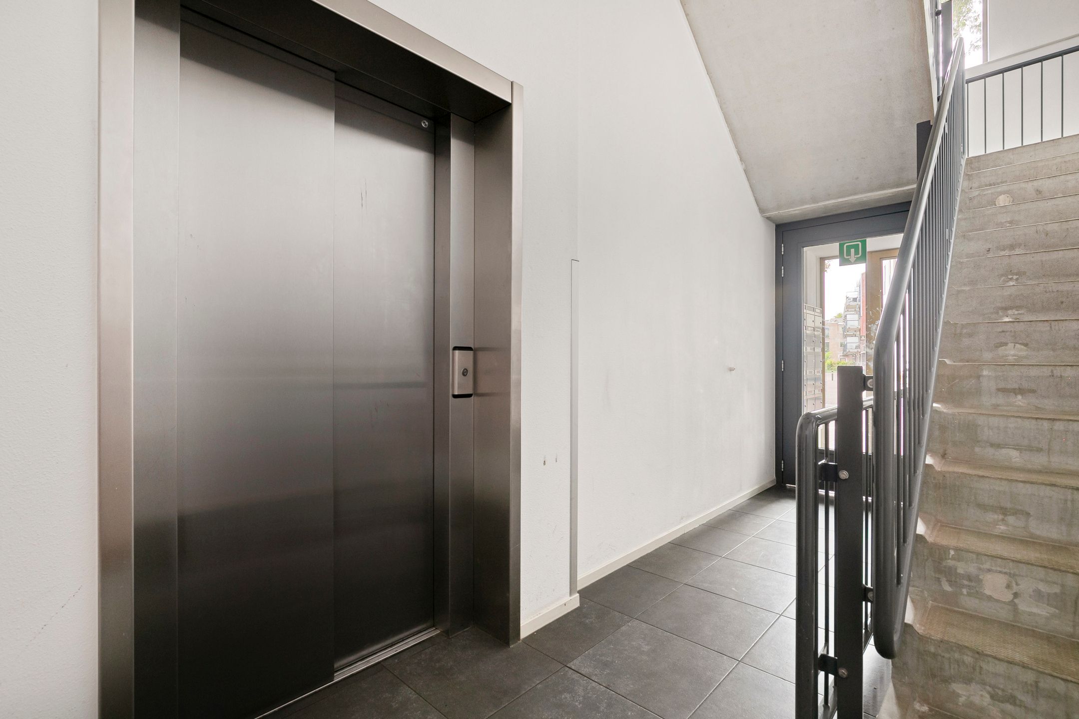 Photo 6 of Hooghuisstraat 20-E