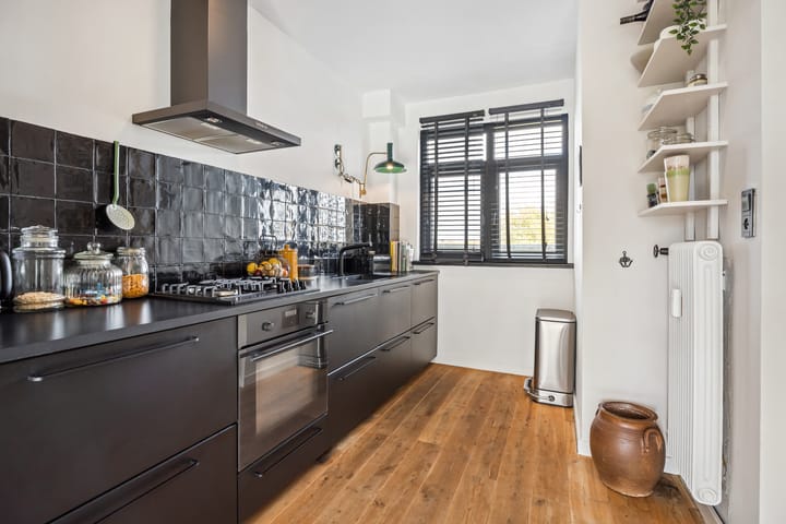 Photo 15 of Jan Nieuwenhuyzenstraat 56-B