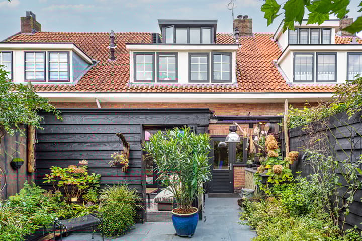 Photo 16 of Oosterstraat 39