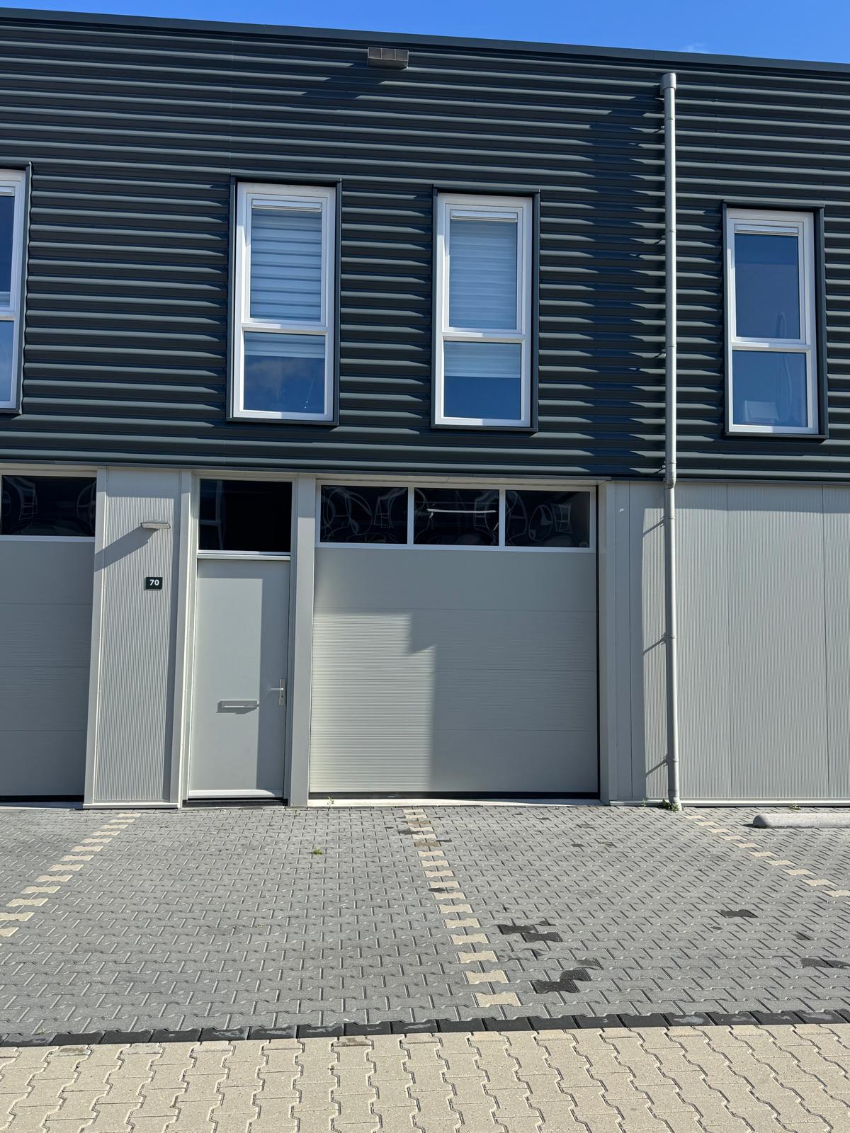 Bekijk foto 1 van Microfoonstraat 70