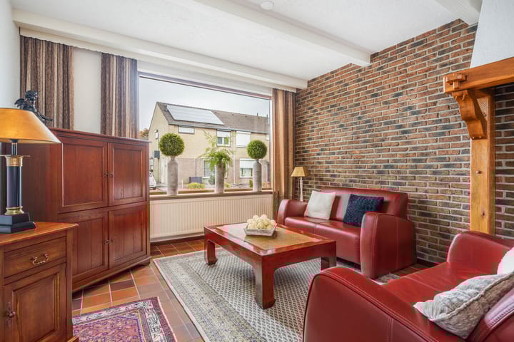 Photo 9 of Heiveldstraat 23