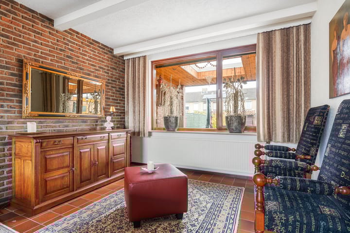 Photo 12 of Heiveldstraat 23