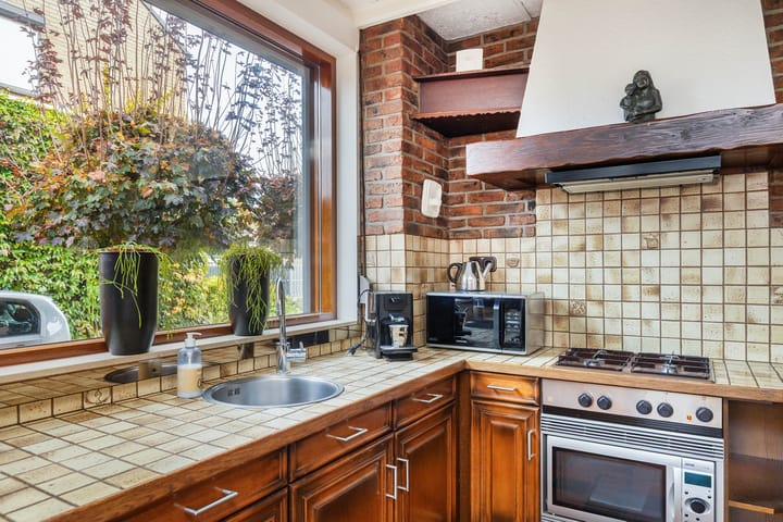 Photo 14 of Heiveldstraat 23