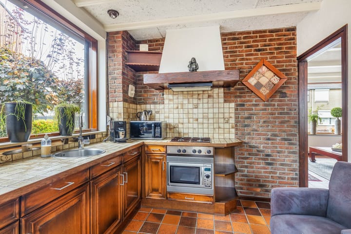 Photo 17 of Heiveldstraat 23