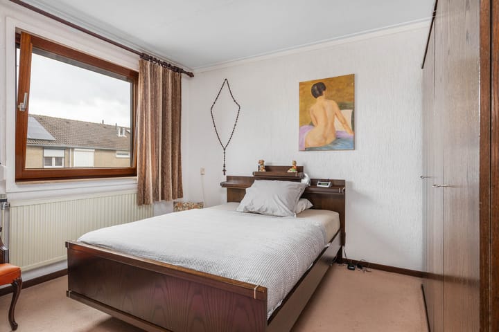 Photo 18 of Heiveldstraat 23