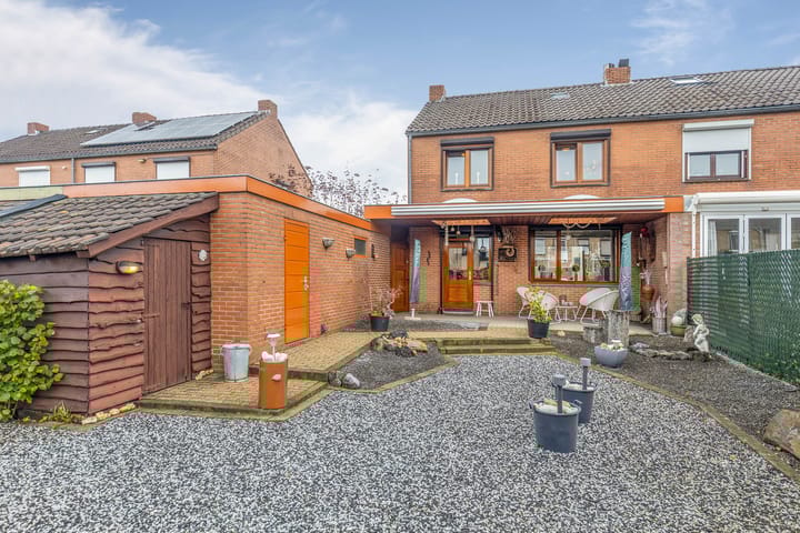 Photo 29 of Heiveldstraat 23