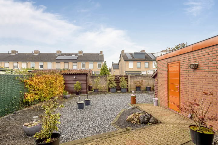 Photo 31 of Heiveldstraat 23