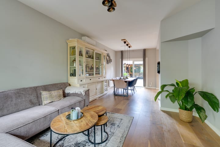 Photo 12 of Jan van der Heijdenstraat 245