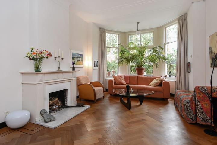 Photo 3 of Emmastraat 47