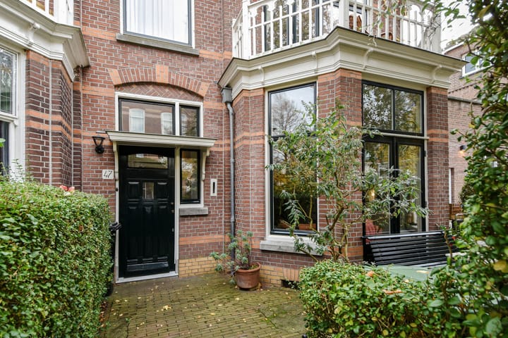 Photo 2 of Emmastraat 47