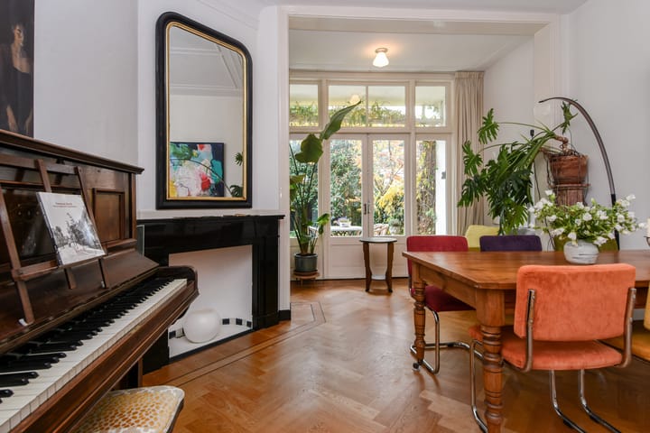 Photo 8 of Emmastraat 47