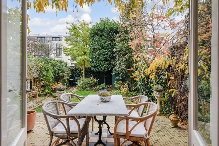 Photo 10 of Emmastraat 47