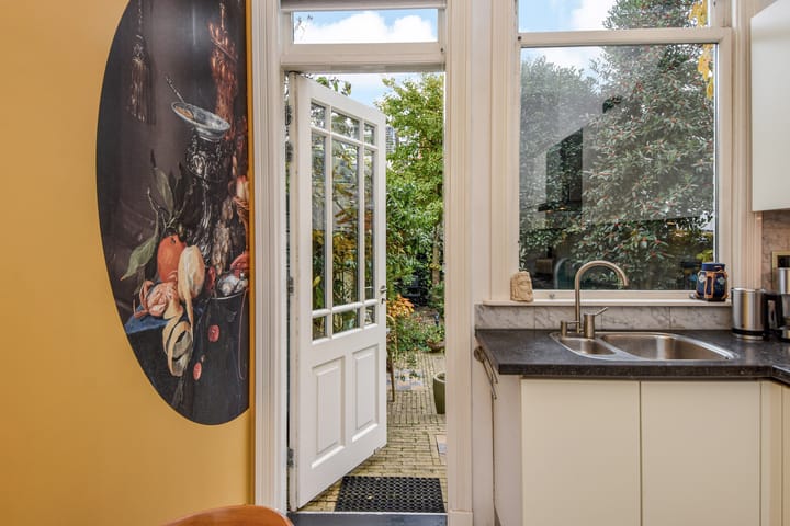 Photo 17 of Emmastraat 47