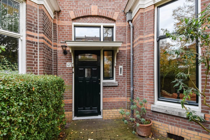 Photo 34 of Emmastraat 47