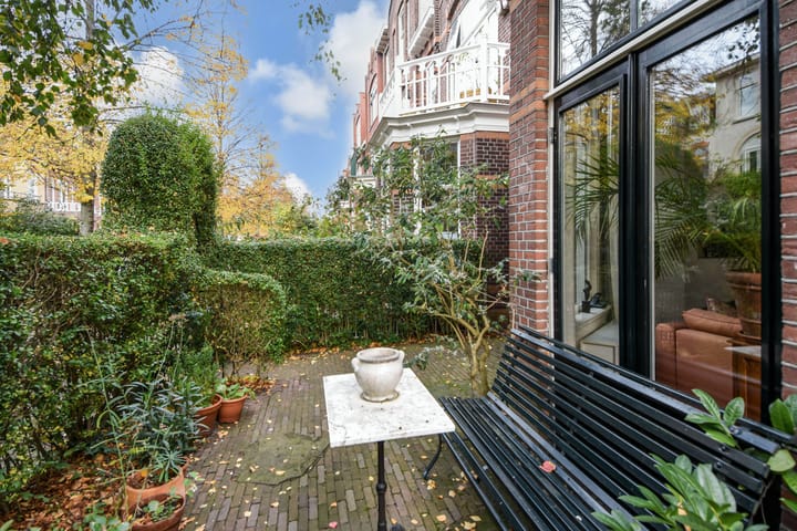 Photo 35 of Emmastraat 47