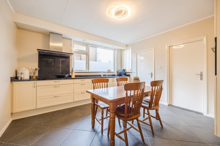 Foto 10 van Schoolstraat 11