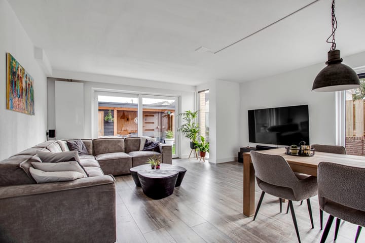 Foto 2 van Emsdettenplein 2