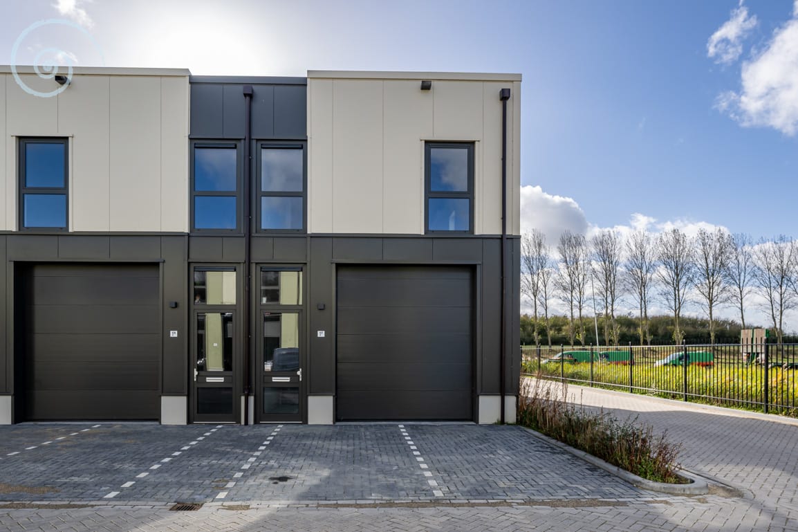 View photo 4 of Waterfront 1-f