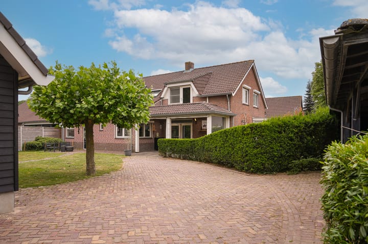 Photo 3 of Paterstraat 2