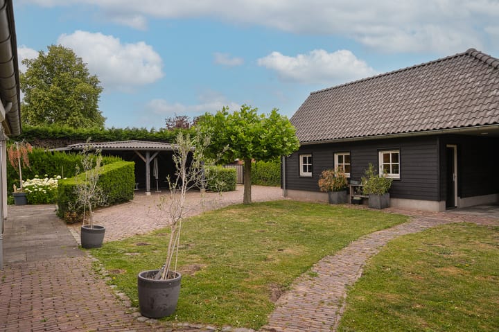 Photo 4 of Paterstraat 2