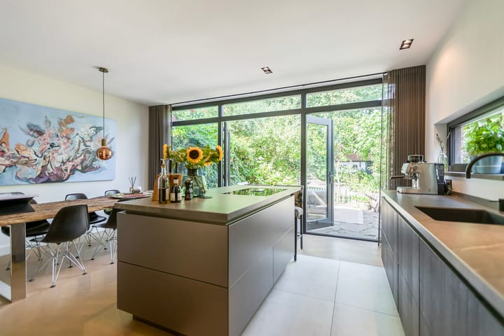 Photo 10 of Raadhuisstraat 44