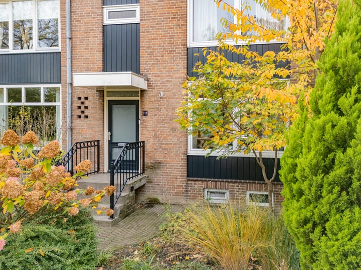 Photo 2 of Bisschop Schrijnenstraat 22