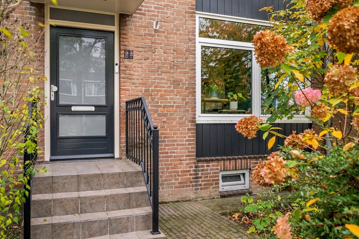 Photo 3 of Bisschop Schrijnenstraat 22