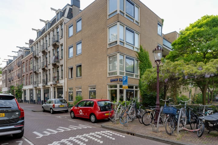 Photo 5 of Bellamydwarsstraat 1-A