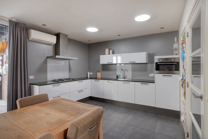 Photo 9 of Herderstraat 7