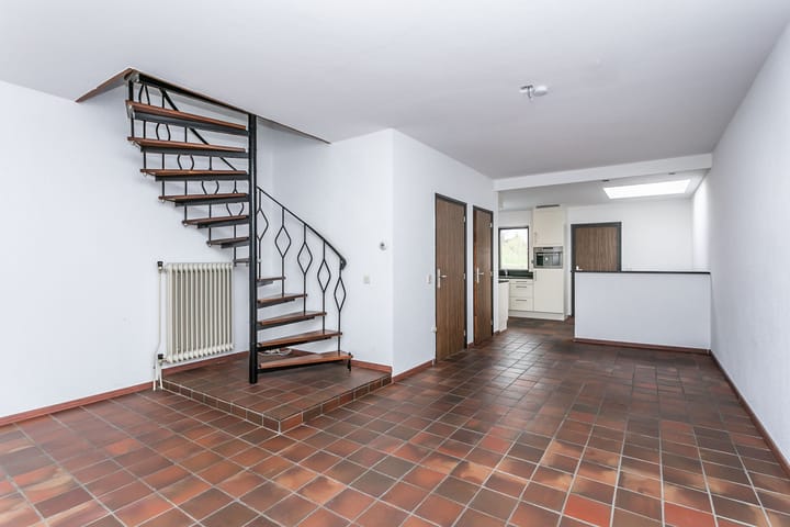 Photo 8 of Heiveldstraat 43