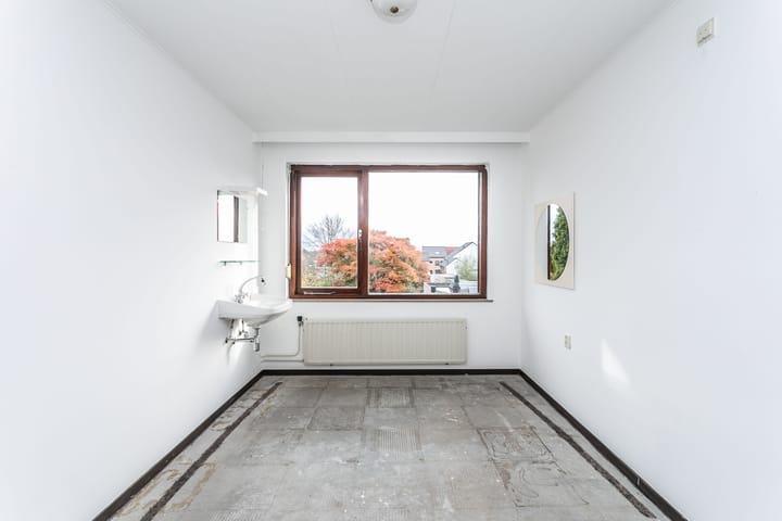 Photo 14 of Heiveldstraat 43